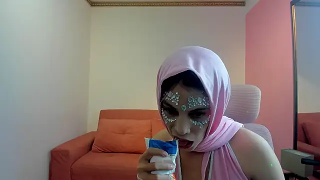 AdrianaTorres  online show from 04/09/26, 02:23