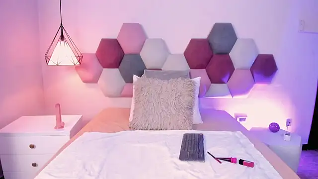 LyraVendrell online show from 03/11/26, 01:10