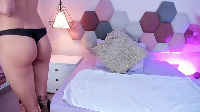 LyraVendrell online show from 02/05/26, 12:01