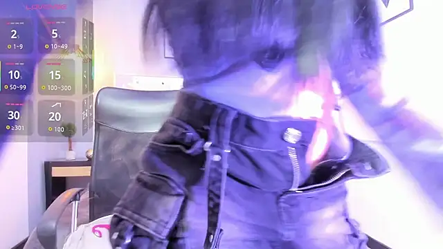 Snapshot of Bell_marinny chatting on 12/18/25, 03:00 Bell marinny online show from 12/18/25, 03:00