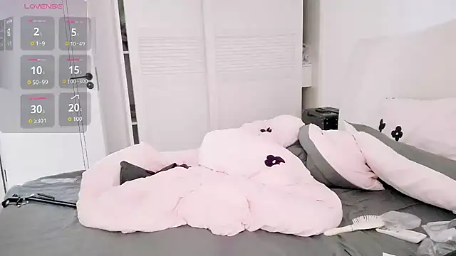 TONGTONG-2025 online show from 12/20/25, 06:27