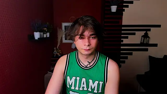 Snapshot of ErosPulseee chatting on 12/14/25, 12:33 ErosPulseee online show from 12/14/25, 12:33