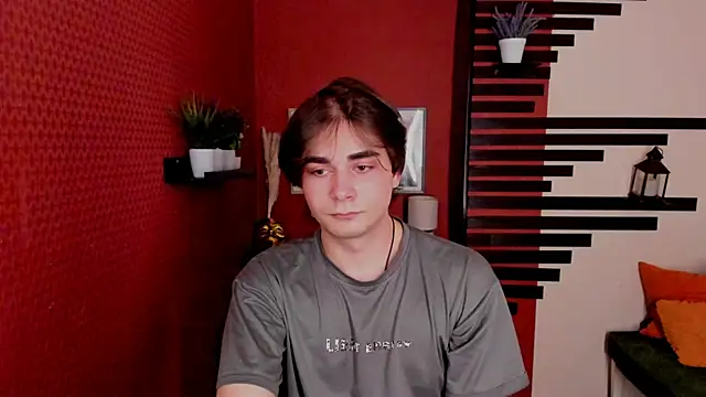 Snapshot of ErosPulseee chatting on 12/04/25, 07:57 ErosPulseee online show from 12/04/25, 07:57