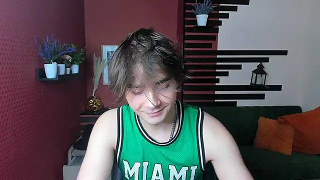 Snapshot of ErosPulseee chatting on 12/17/25, 12:10 ErosPulseee online show from 12/17/25, 12:10