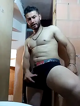 MaxSteel x online show from 12/19/25, 03:10