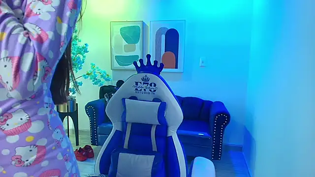 Nicole sounders online show from 02/04/26, 11:38