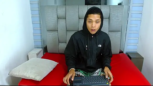 Axel Marcu online show from 12/05/25, 01:10