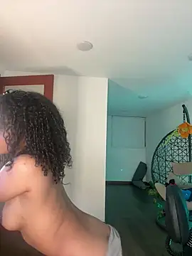 Snapshot of NaomiGarcia1 chatting on 02/01/26, 02:43 NaomiGarcia1 online show from 02/01/26, 02:43