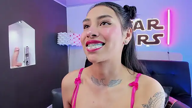 miss monserrat online show from 12/15/25, 06:36