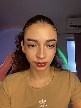 Snapshot of Anne_Wyntheris chatting on 06/19/26, 10:15 Anne Wyntheris online show from 06/19/26, 10:15