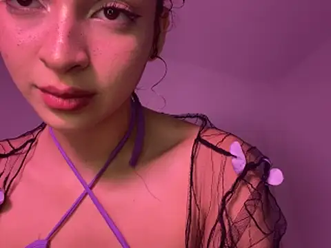 Anne Wyntheris online show from 12/22/25, 01:28