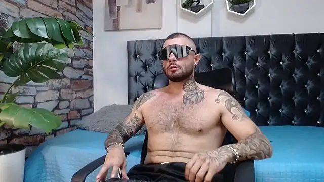 lucky smith1 online show from 12/04/25, 06:40