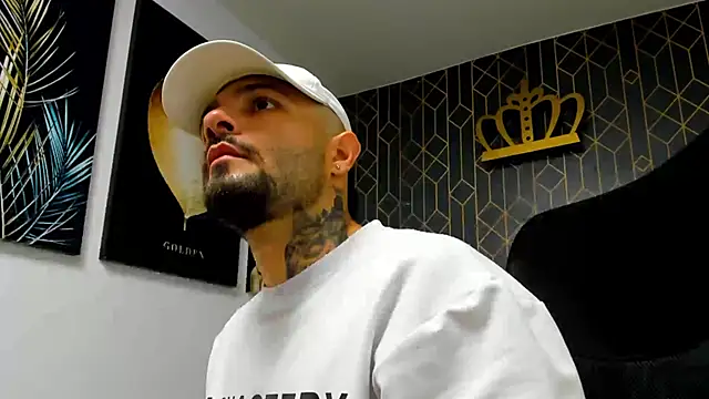 lucky smith1 online show from 12/15/25, 09:42