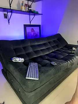 Snapshot of KIRAMA_4U chatting on 12/17/25, 07:30 KIRAMA 4U online show from 12/17/25, 07:30