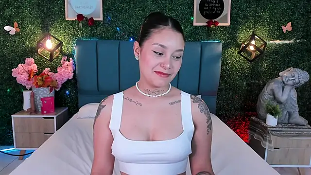 GabyyCute  online show from 12/19/25, 03:43