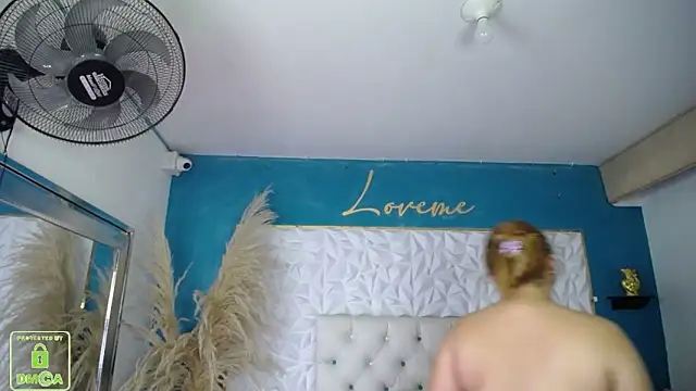 Snapshot of Mia_Duque1999 chatting on 12/17/25, 09:31 Mia Duque1999 online show from 12/17/25, 09:31