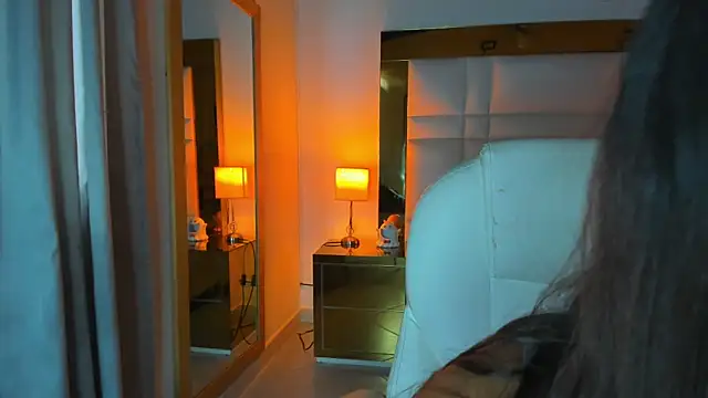 Zoei Moon online show from 04/17/26, 06:00