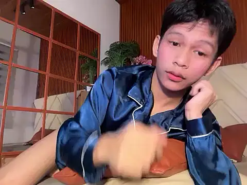 TheBoyAboveYou online show from 04/21/26, 02:14