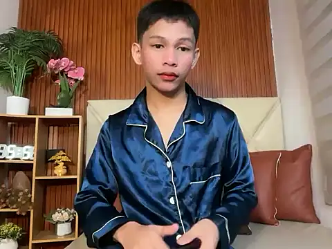 Snapshot of TheBoyAboveYou chatting on 02/23/26, 03:56 TheBoyAboveYou online show from 02/23/26, 03:56