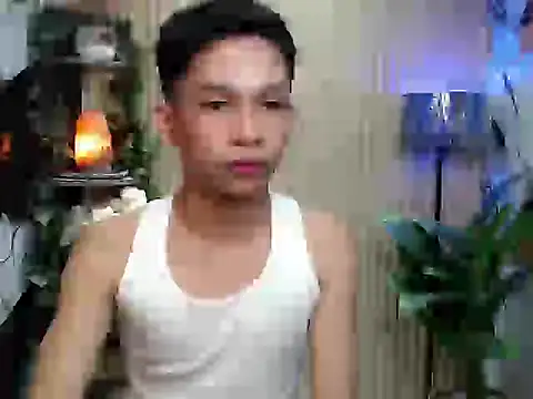 Snapshot of TheBoyAboveYou chatting on 12/04/25, 04:50 TheBoyAboveYou online show from 12/04/25, 04:50