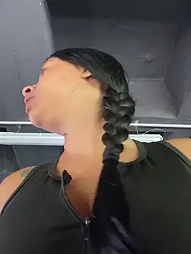 Snapshot of Jennmyller_ chatting on 04/07/26, 06:21 Jennmyller online show from 04/07/26, 06:21