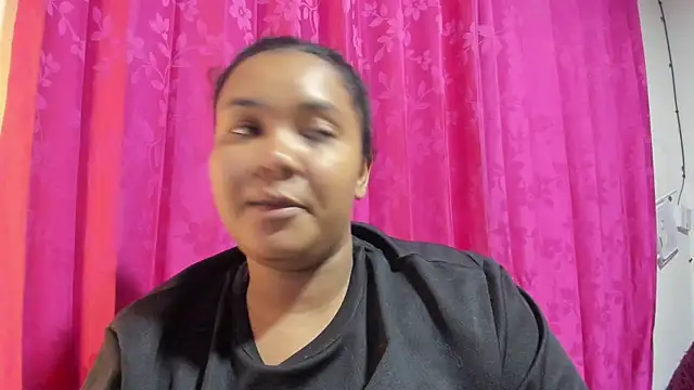 Snapshot of Sandoval_evelyn20 chatting on 04/15/26, 11:27 Sandoval evelyn20 online show from 04/15/26, 11:27