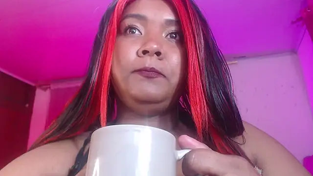 Snapshot of Sandoval_evelyn20 chatting on 12/20/25, 01:30 Sandoval evelyn20 online show from 12/20/25, 01:30