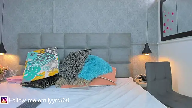 emilyy r online show from 04/16/26, 07:03