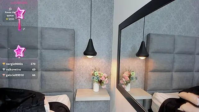 emilyy r online show from 12/13/25, 08:04