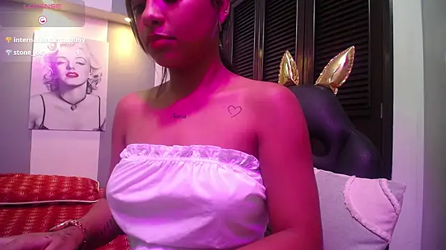 Snapshot of priya_raj_ chatting on 12/15/25, 08:03 priya raj online show from 12/15/25, 08:03