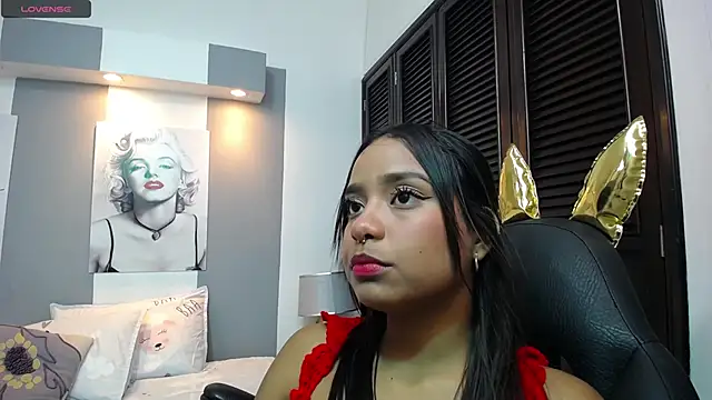 Snapshot of priya_raj_ chatting on 12/18/25, 07:50 priya raj online show from 12/18/25, 07:50