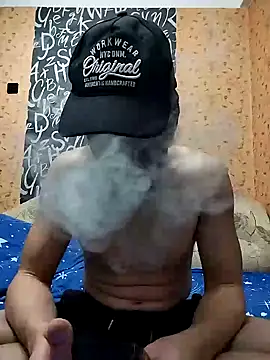 Snapshot of Raf25ik chatting on 12/18/25, 09:18 Raf25ik online show from 12/18/25, 09:18