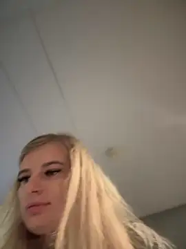 Snapshot of Betsy chatting on 12/24/24, 05:27 Betsy online show from 12/24/24, 05:27