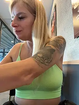 Snapshot of Betsy chatting on 01/12/26, 02:24 Betsy online show from 01/12/26, 02:24