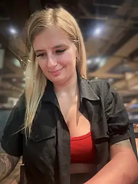 Snapshot of Betsy chatting on 01/19/25, 11:12 Betsy online show from 01/19/25, 11:12