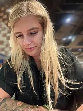 Snapshot of Betsy chatting on 01/06/25, 12:24 Betsy online show from 01/06/25, 12:24