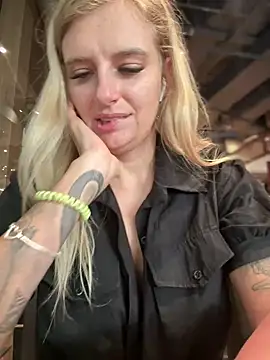 Snapshot of Betsy chatting on 01/16/25, 07:38 Betsy online show from 01/16/25, 07:38