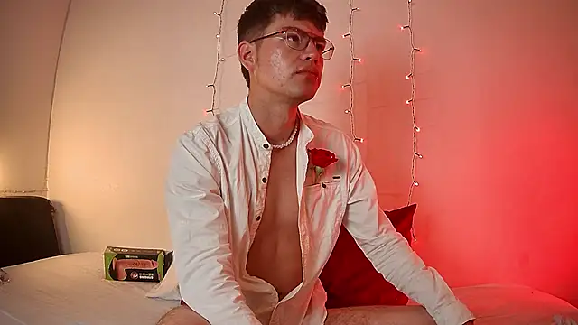 nicolatinboy online show from 02/15/26, 10:09