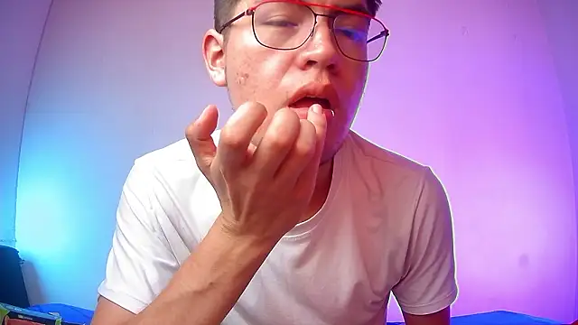 nicolatinboy online show from 03/19/26, 09:15