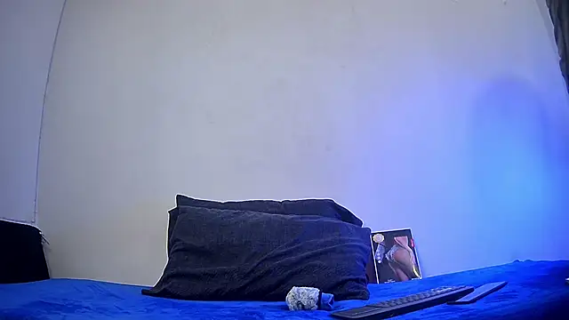 nicolatinboy online show from 02/10/26, 09:47