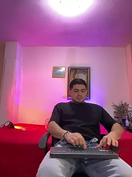 williamsmiiths16 online show from 03/05/26, 12:02