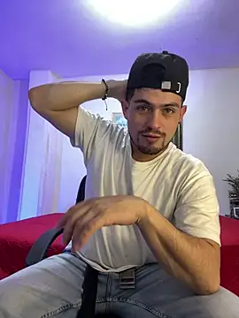 williamsmiiths16 online show from 02/12/26, 03:17