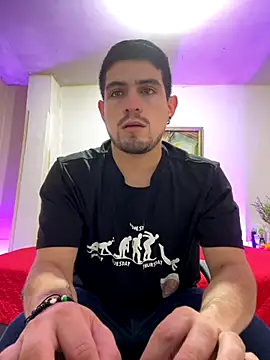 williamsmiiths16 online show from 12/22/25, 04:18