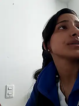 Vera Luna  online show from 12/16/25, 08:02