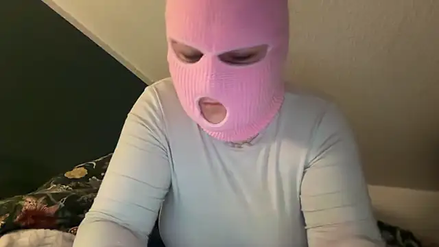 Snapshot of sluddykenna chatting on 12/20/25, 12:02 sluddykenna online show from 12/20/25, 12:02