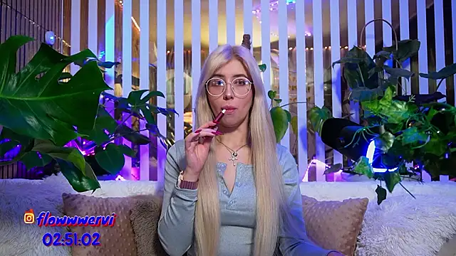 FlowweerGirl online show from 02/09/26, 08:18