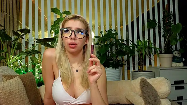 FlowweerGirl online show from 12/05/25, 12:43