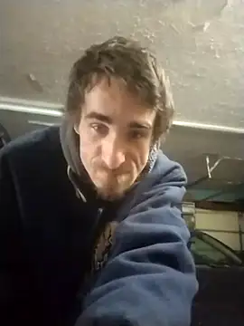 Snapshot of bigjohnson2914 chatting on 12/22/25, 04:29 bigjohnson2914 online show from 12/22/25, 04:29