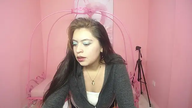 Snapshot of Anabeell_ chatting on 12/14/25, 01:39 Anabeell online show from 12/14/25, 01:39