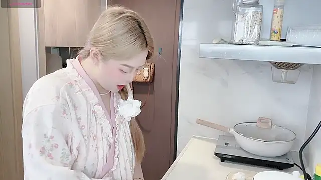 Star-XinX online show from 03/03/26, 07:59